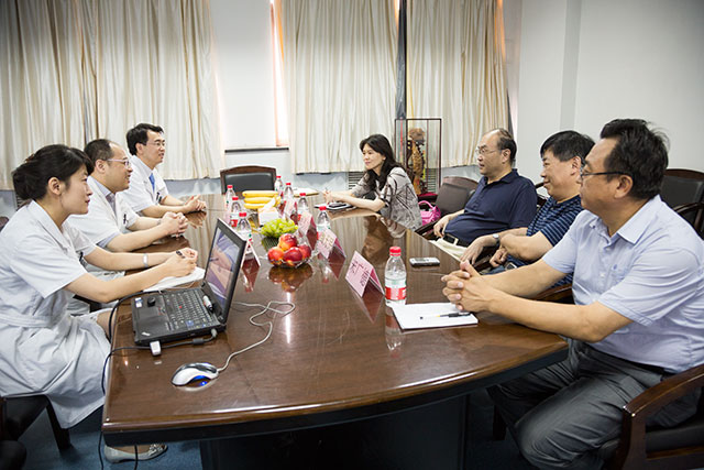 我院領導班子與省醫科院趙偉力副院長一行舉行座談